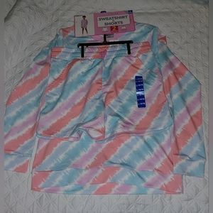 32 COOL SWEATSHIRT & SHORS .